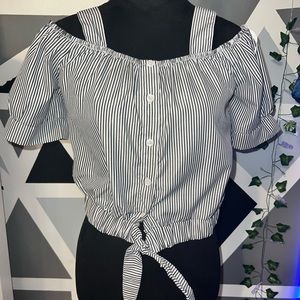 Stripped off the shoulder shirt sleeve shirt